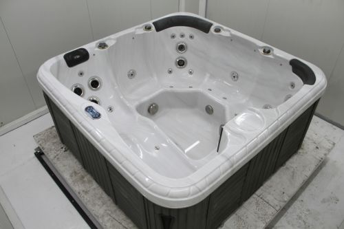 6 Person Spa (Sterling Silver) -Pre-loved