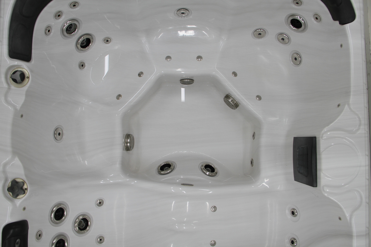 6 Person Spa (Sterling Silver) -Pre-loved